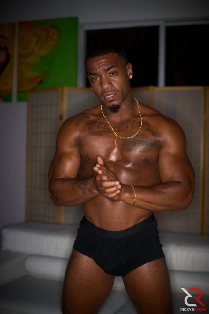 Mazee The Goat on Rickysroom.com